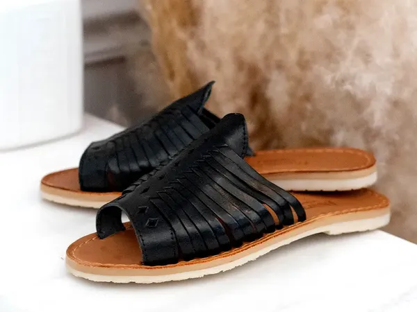 bearpaw sandals